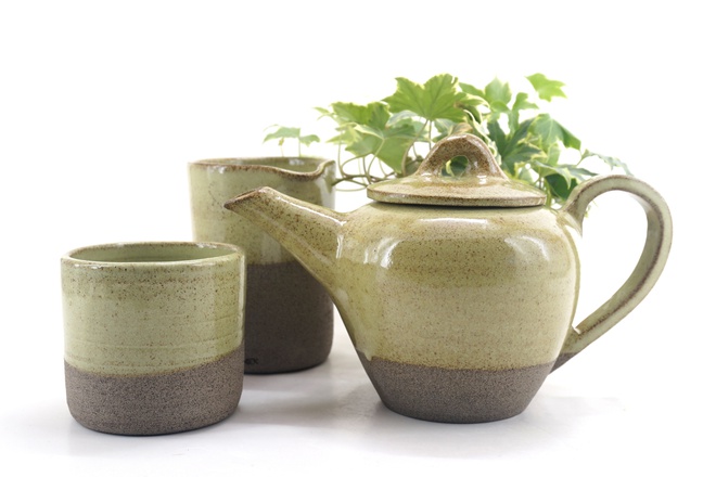Theepot in Matchagreen glazuur