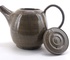 Theepot met transparant glazuur op grijze spikkelklei