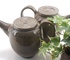 Theepot met transparant glazuur op grijze spikkelklei