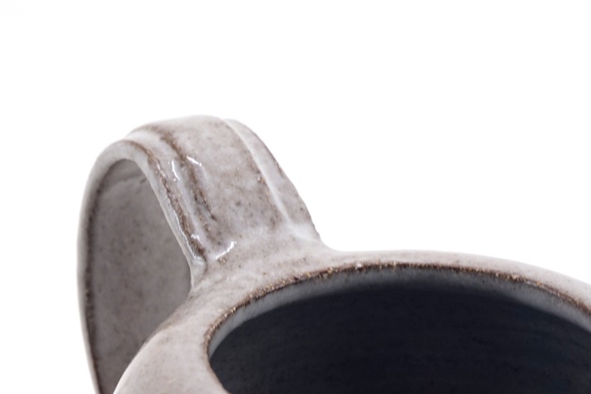 Theepot kiezel glazuur op roodbakkende steengoedklei